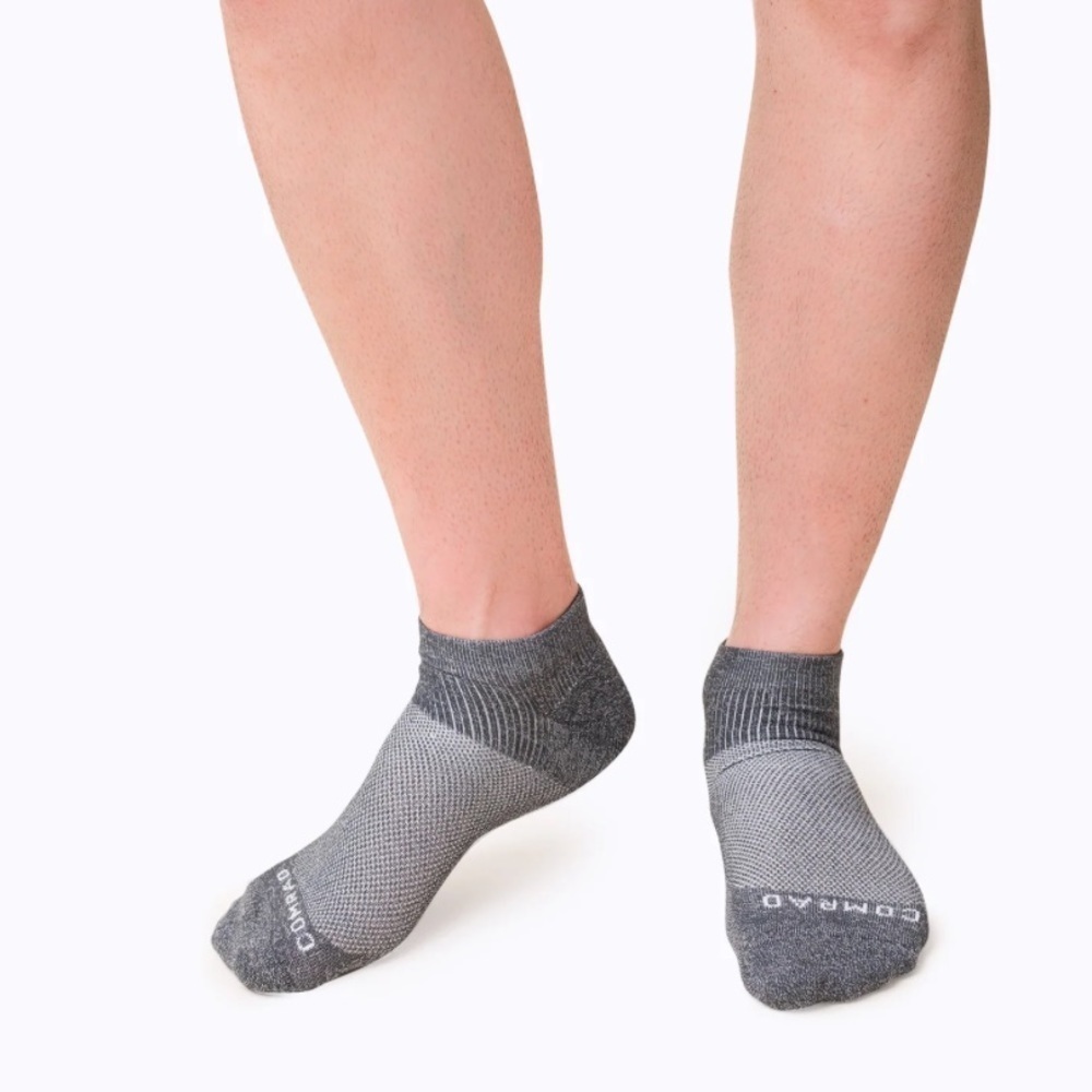 NWT Comrad Compression Ankle Socks In Grey Size M